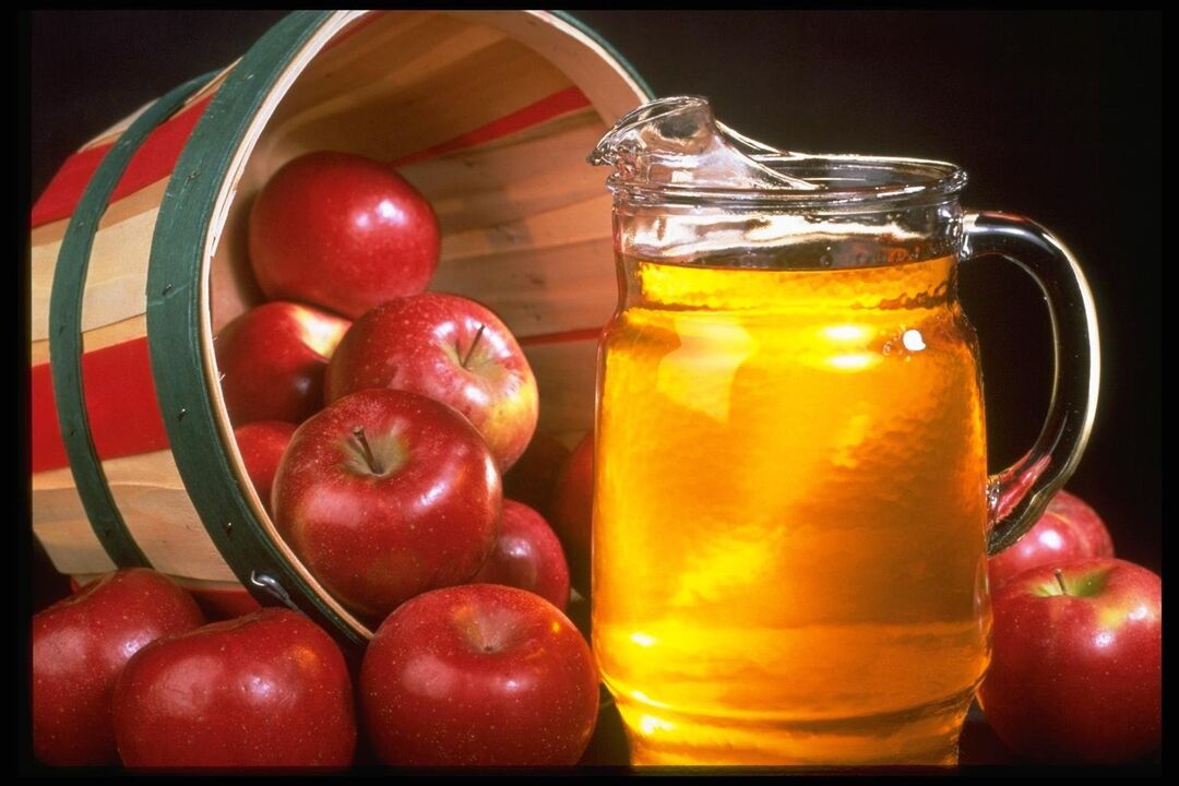 Apple Cider Vinegar Treats Toenail Fungus