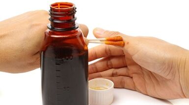 Treatment of fungi on fingers using iodine