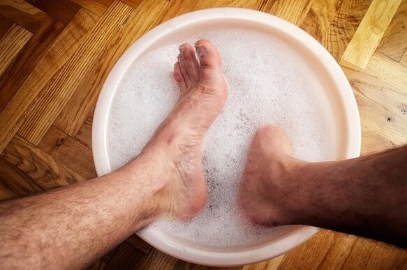 Treat toenail fungus with soda bath